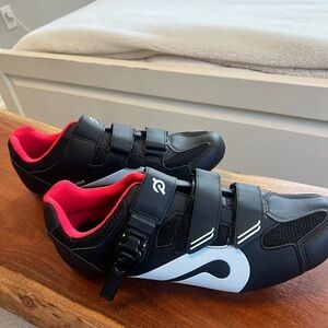 Men’s Peloton Cycling Shoes Size 11 NWT